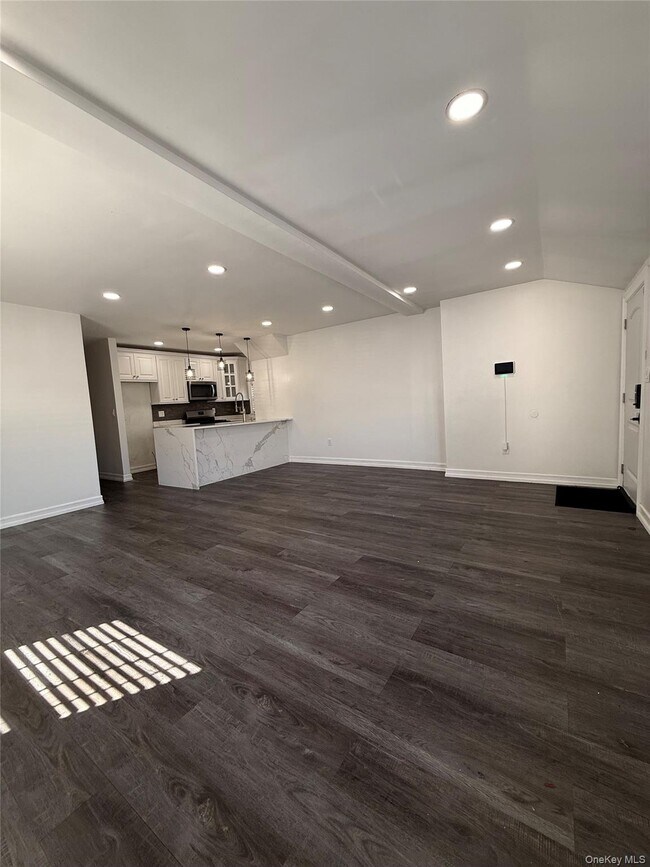 Foto del edificio - 141-30 185th St