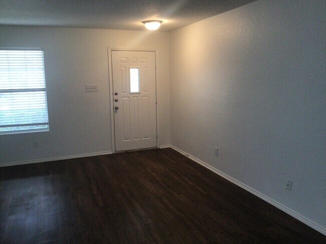 Foto del edificio - 715 Rodeo Ranch