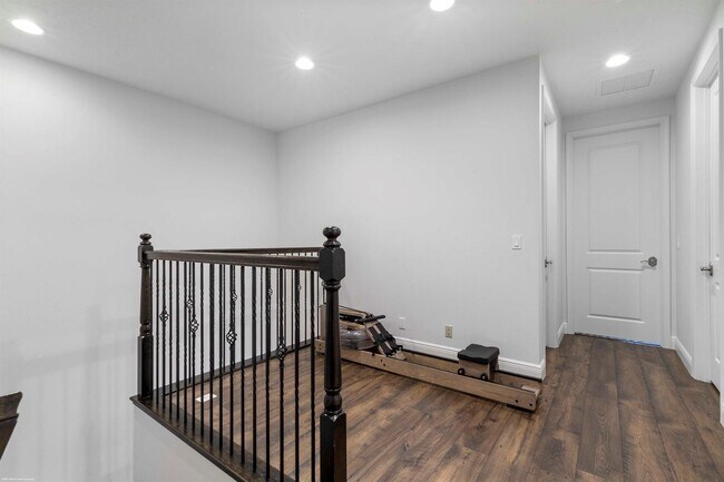 Foto del edificio - 170 Sword Fern Pl