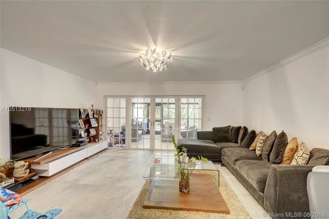 Foto del edificio - 20460 NE 34th Ct