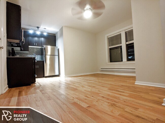 Foto del edificio - 2424 N Kedzie Blvd