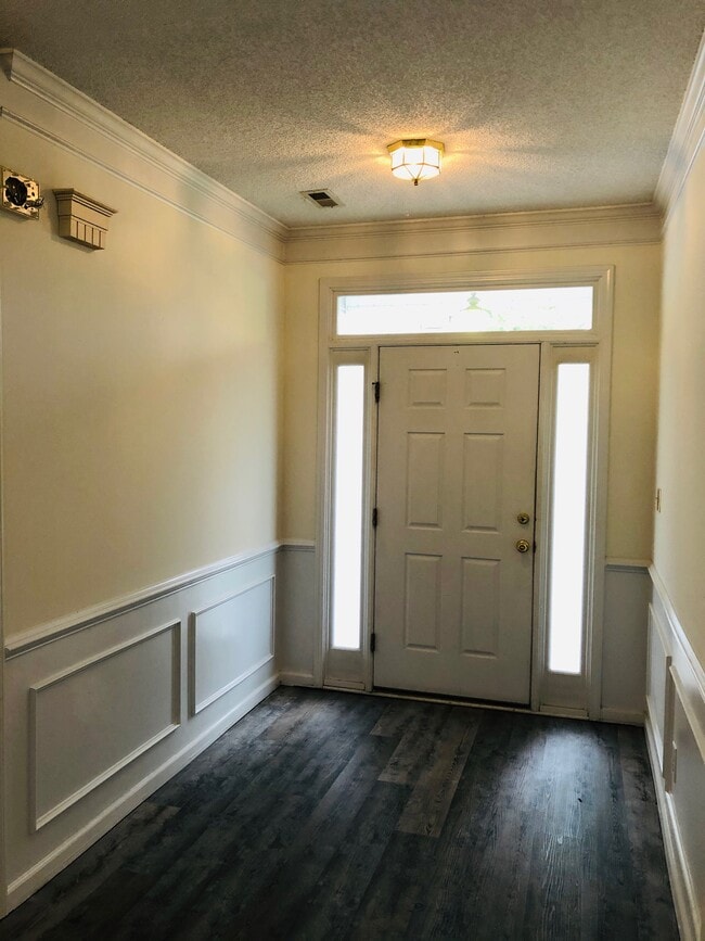 Foto del edificio - 12045 Evergreen Hollow Dr