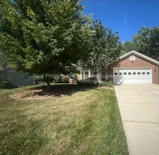 Building Photo - 3910 Armitage Dr