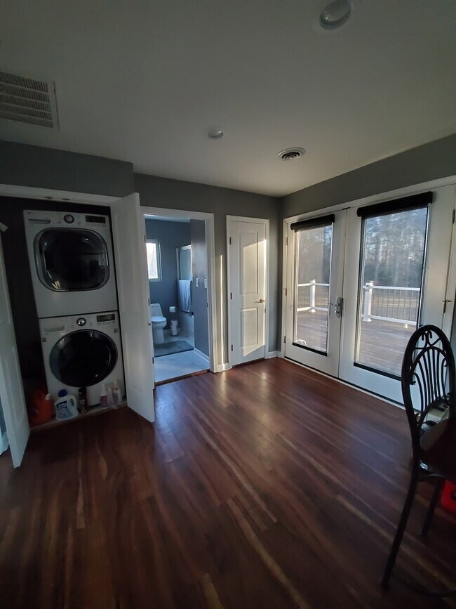 Foto del edificio - 12536 Ridge Rd