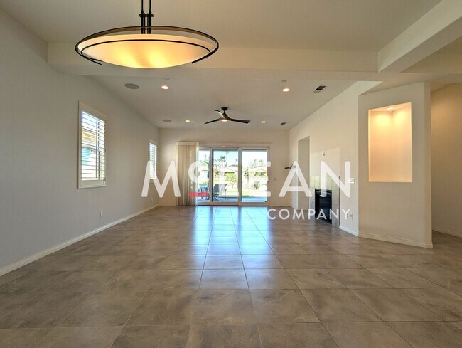 Foto del edificio - Luxury Desert Living in Desert Princess Co...