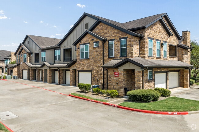 Building Photo - Villas at Sienna
