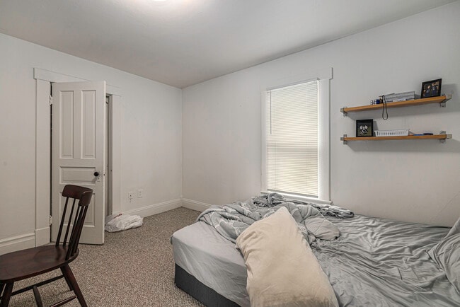 Building Photo - 515 S. CFourth-