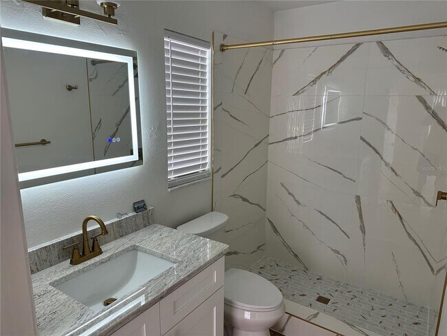 Foto del edificio - 3642 Sapphire Ln