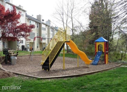Foto del edificio - 2 br, 1 bath Condo - 9250 Niki Pl