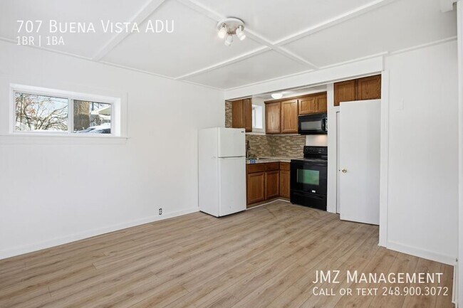Foto del edificio - 707 Buena Vista Ave
