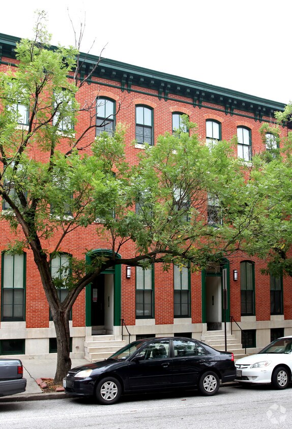 Building Photo - 811 N Calvert St
