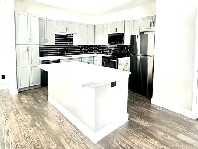 Building Photo - 62 Woodland Hills Dr