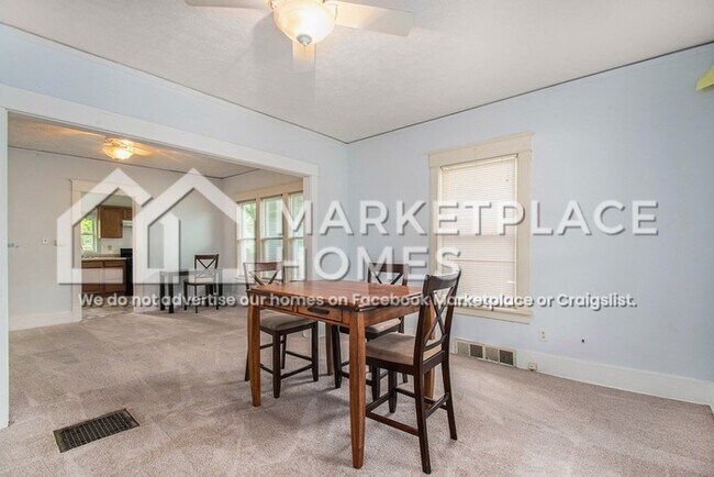 Foto del edificio - 822 N St Louis Blvd