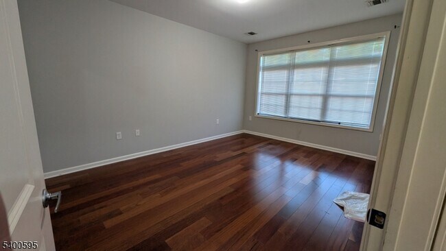 Foto del edificio - 104 E Elizabeth Ave