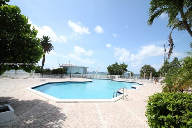 Building Photo - 11111 Biscayne Blvd