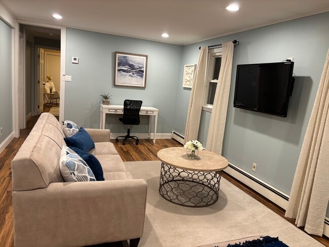 Building Photo - 10 Roosevelt Rd