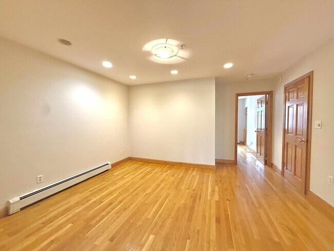 Building Photo - 180 K St