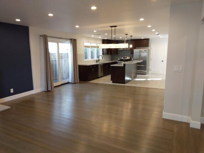 Building Photo - 3 bedroom in San Leandro CA 94577