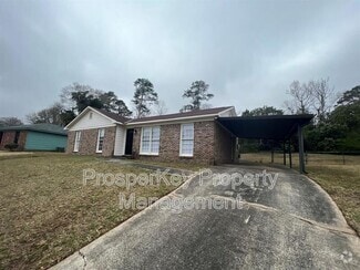 Building Photo - 729 Georgia Dr