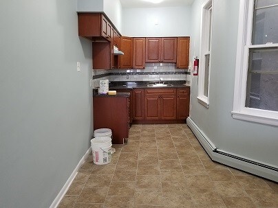 Foto del edificio - 1048 Broadway