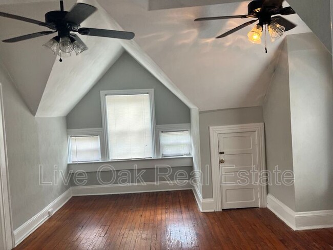 Building Photo - 610 Redgate Ave
