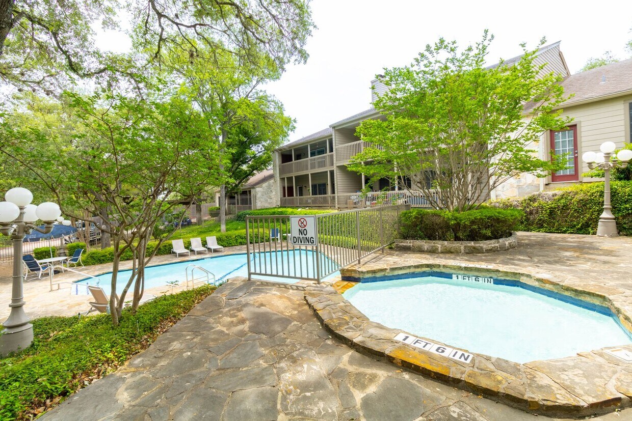 Primary Photo - Cozy 1 bedroom Minutes North of Downtown A...