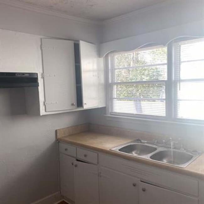 Building Photo - 129 N 11th St