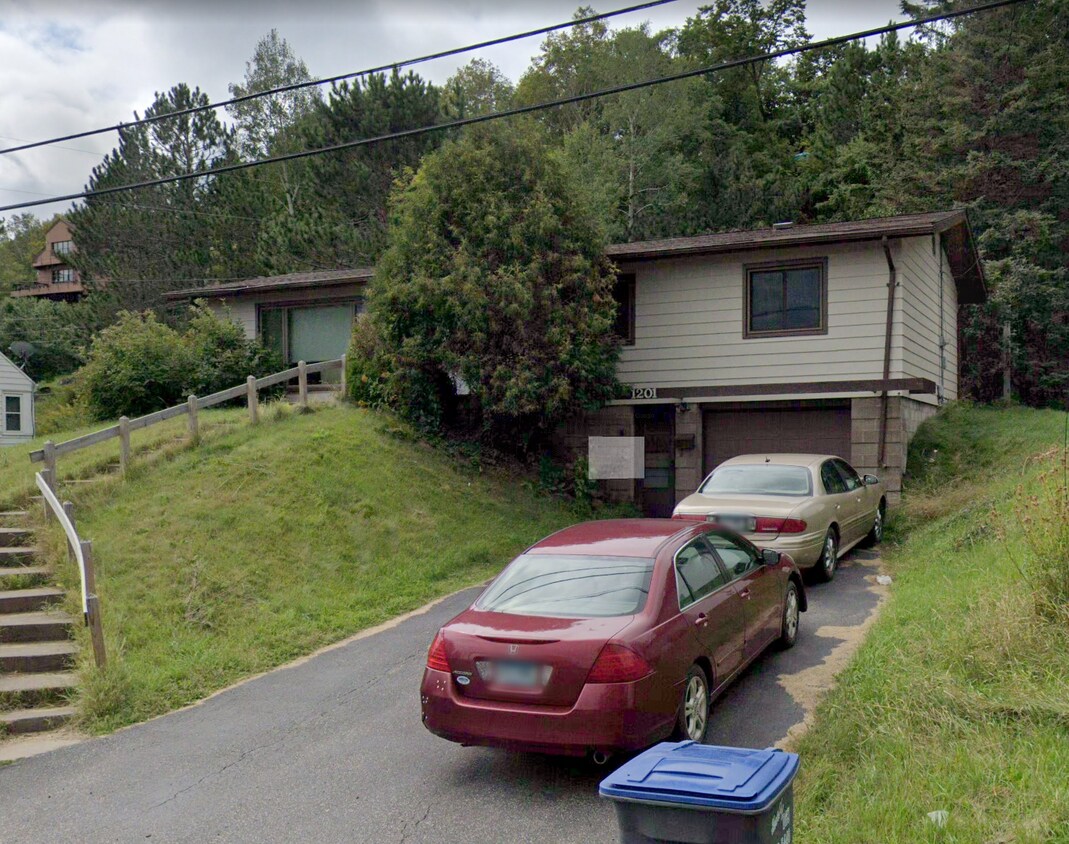 Building Photo - 1201 Brainerd Ave