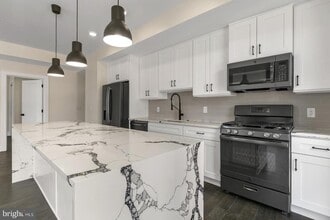 Building Photo - 1868 Frankford Ave