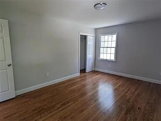 Building Photo - Rahway sweet home