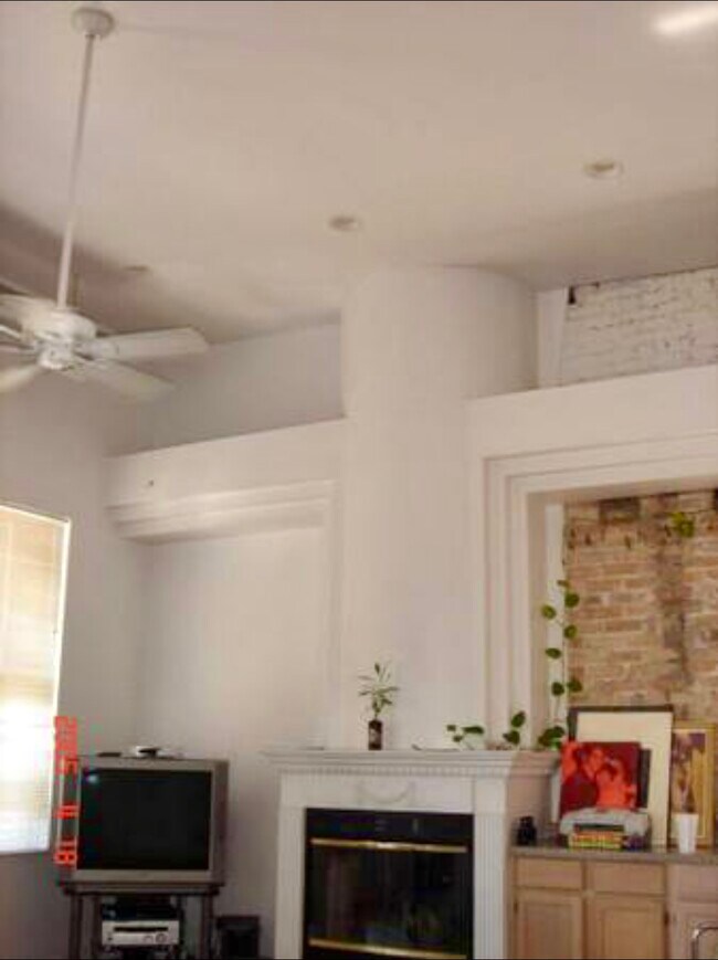 Foto del edificio - 1102 N Ashland Ave