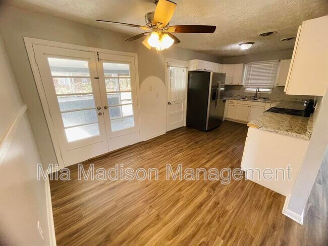 Foto del edificio - 11 Catherine Cir