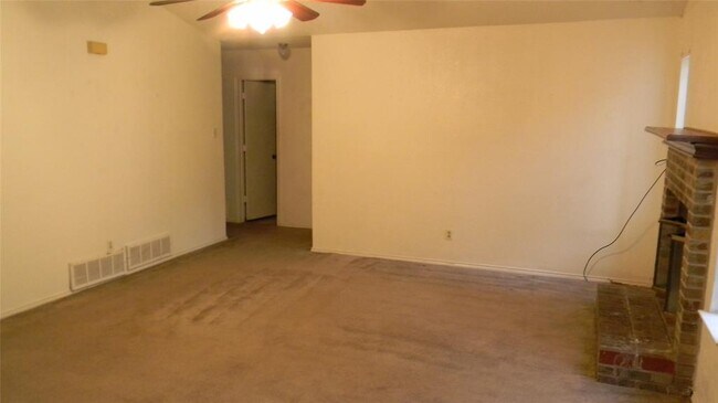 Building Photo - 11107 Golden Triangle Cir