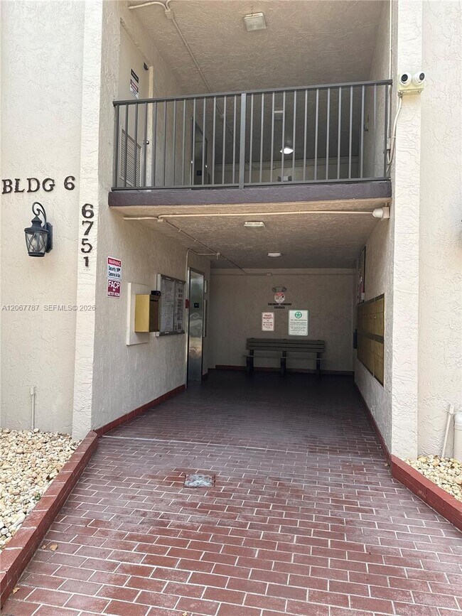 Building Photo - 6751 N University Dr