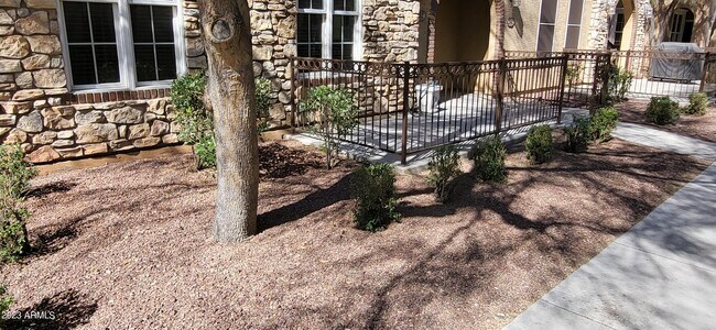Building Photo - 2743 S Sulley Dr