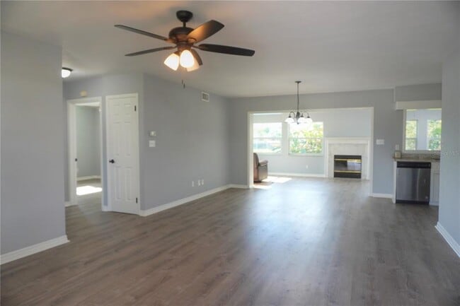 Building Photo - 6524 Hillside Ave