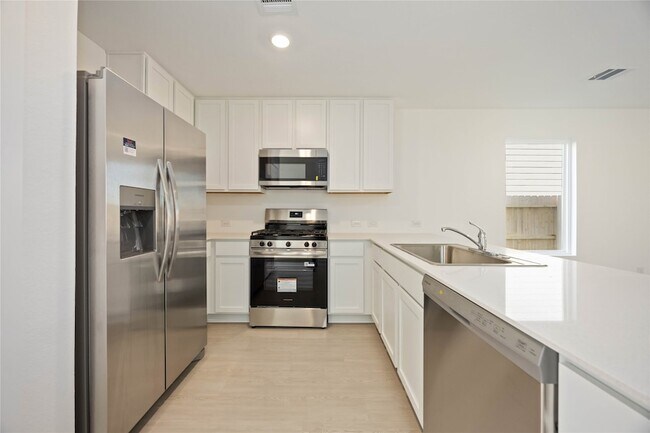 Foto del edificio - 905 Pertuso Ln