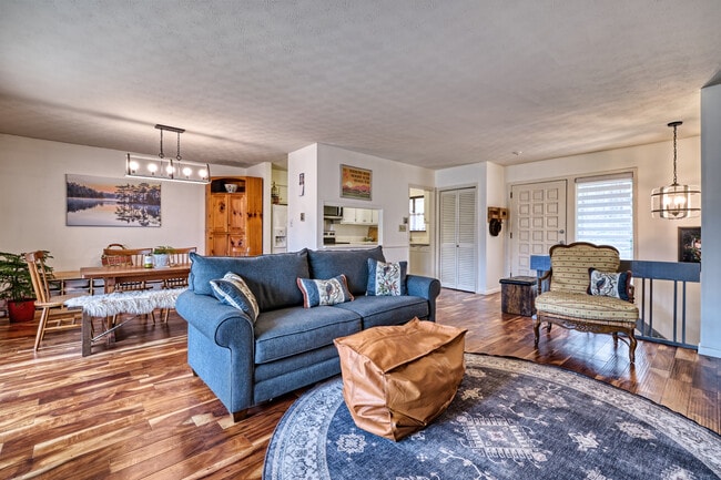 Building Photo - 37 Dogwood Knob