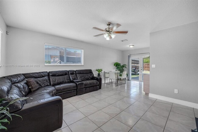 Foto del edificio - 19400 SW 114th Ave