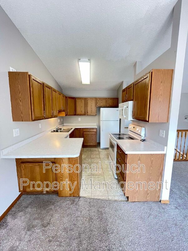Building Photo - 2510 Amber Valley Ct S