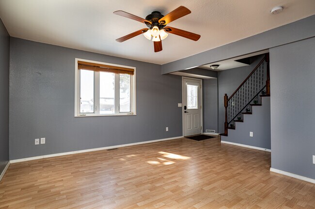Foto del edificio - 819 11th Ave SE