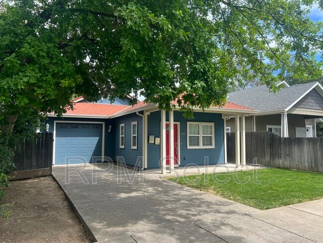 Building Photo - 3801 1st Ave