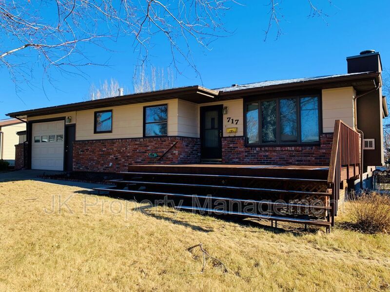 Foto principal - 717 52nd St S