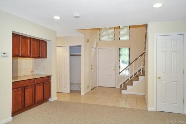 Building Photo - 23 Meadowood Dr