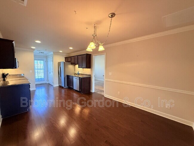 Foto del edificio - 1040 Charlie Daniels Pkwy