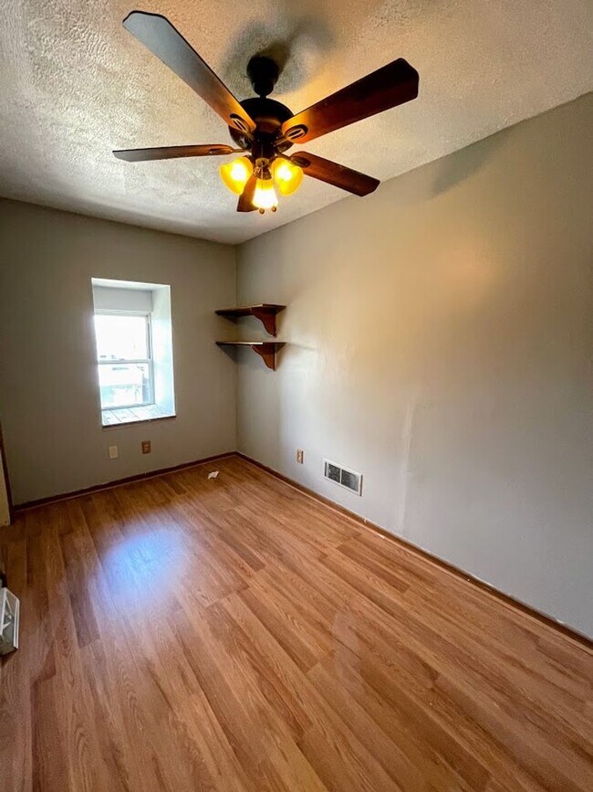 Foto del edificio - 3206 Dawson St