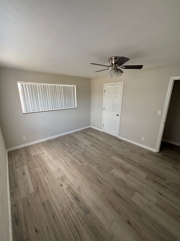 Foto del edificio - 3700 Lewis Dr