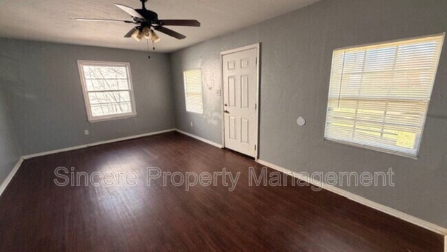 Foto del edificio - 3737 SE 24th St