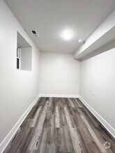 Building Photo - 2224 S Sacramento Ave