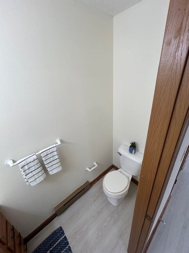 Building Photo - 2 Bedroom & 1.5 Bath Townhome - Troy, Ohio